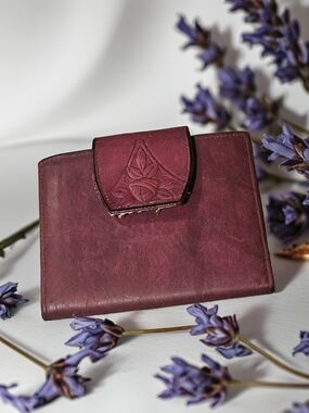 Slightly Beaten Up Vintage Rolfs Plum Leather Women's Wallet with Embossed Flap